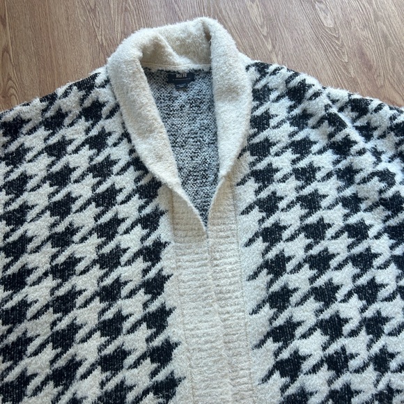 Maeve Houndstooth Oped Front Cardigan One Size - Picture 5 of 5